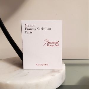 Baccarat Rouge 540 sample